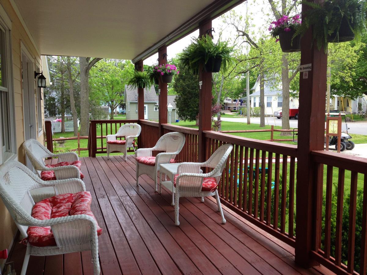 Ahoy Inn Guesthouse Put-in-Bay Buitenkant foto